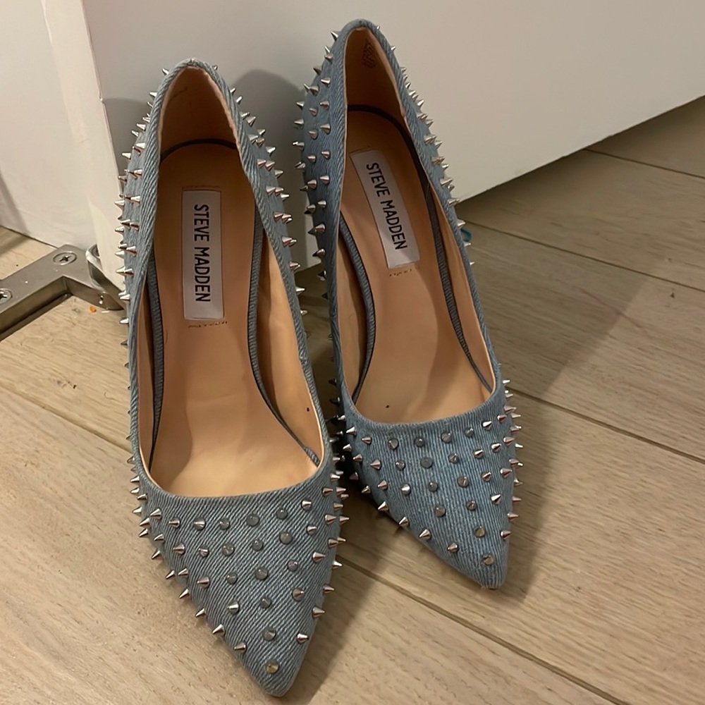 Steve Madden Daisie Spike Denim Heel